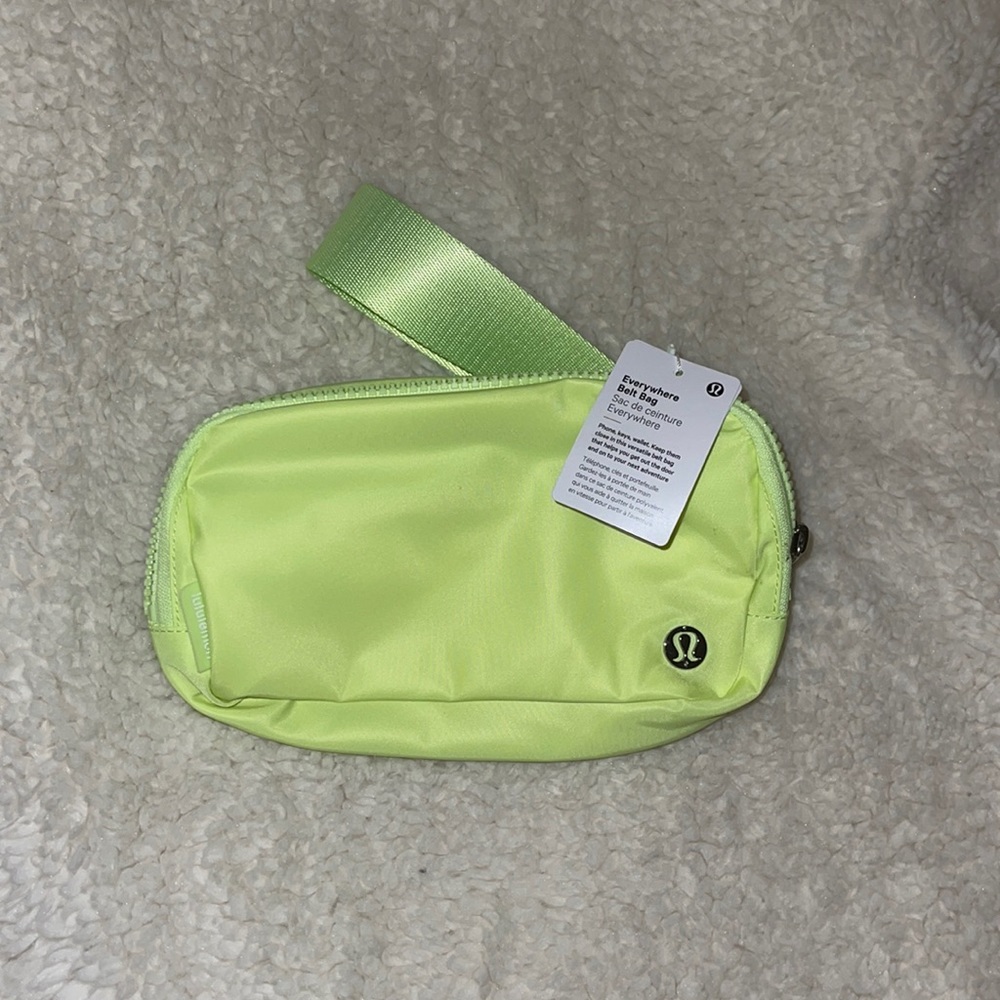 Lululemon Everywhere Belt Bag